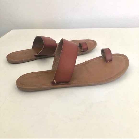 3 for $15 / Universal Thread sandals size 9 - Picture 2 of 5